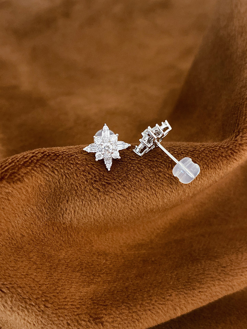 KUGG 100% 18K White Gold Earri - Diamond Stud Earrings ulasan dan harga