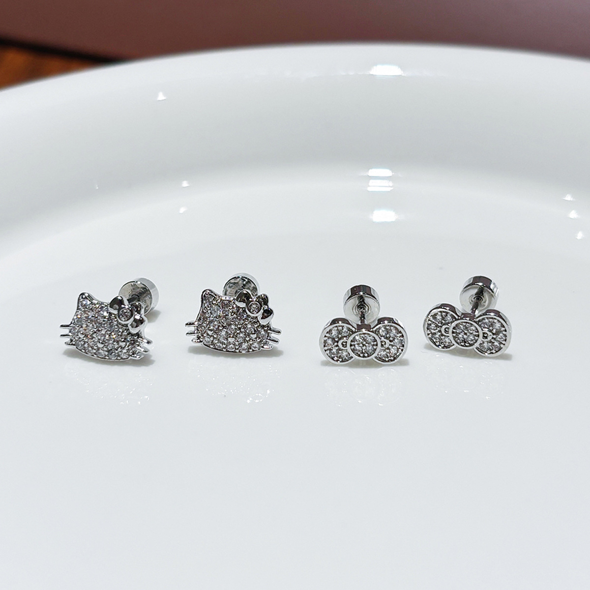 Stainless steel super flash fu - Diamond Stud Earrings ulasan dan harga
